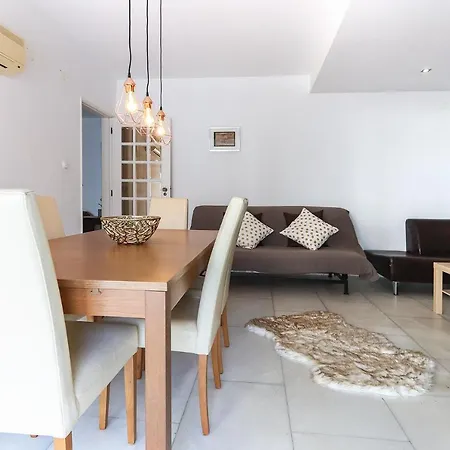 Almirante Terrace By Homing Apartment *